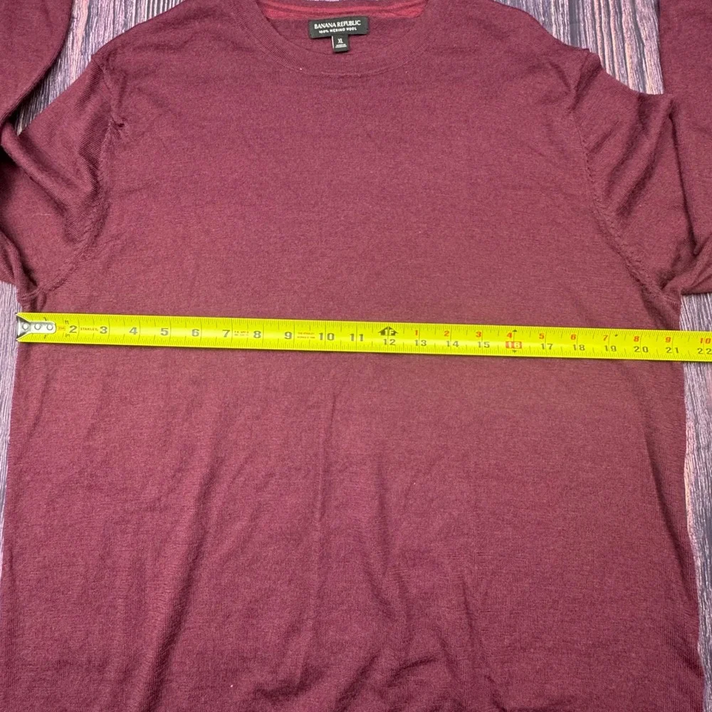 Banana Republic Crewneck Sweater XL Merino Wool Burgundy Minimalist Classic Knit